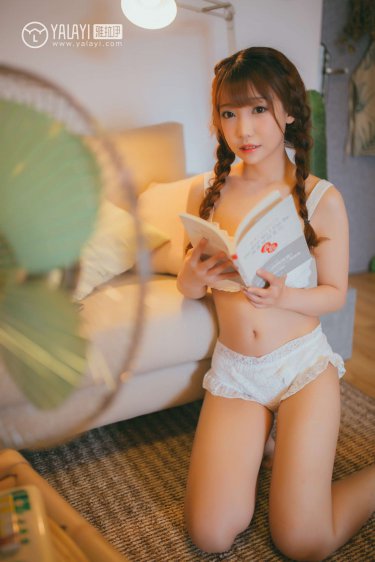 美女扒开粉嫩尿口